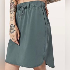 Lululemon Gravity Green On The Fly Skirt Size 12